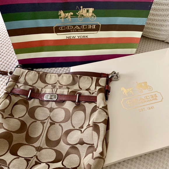 NWOT - COACH Chelsea Ashlyn Signature Khaki Canvas bag - Picture 3 of 9